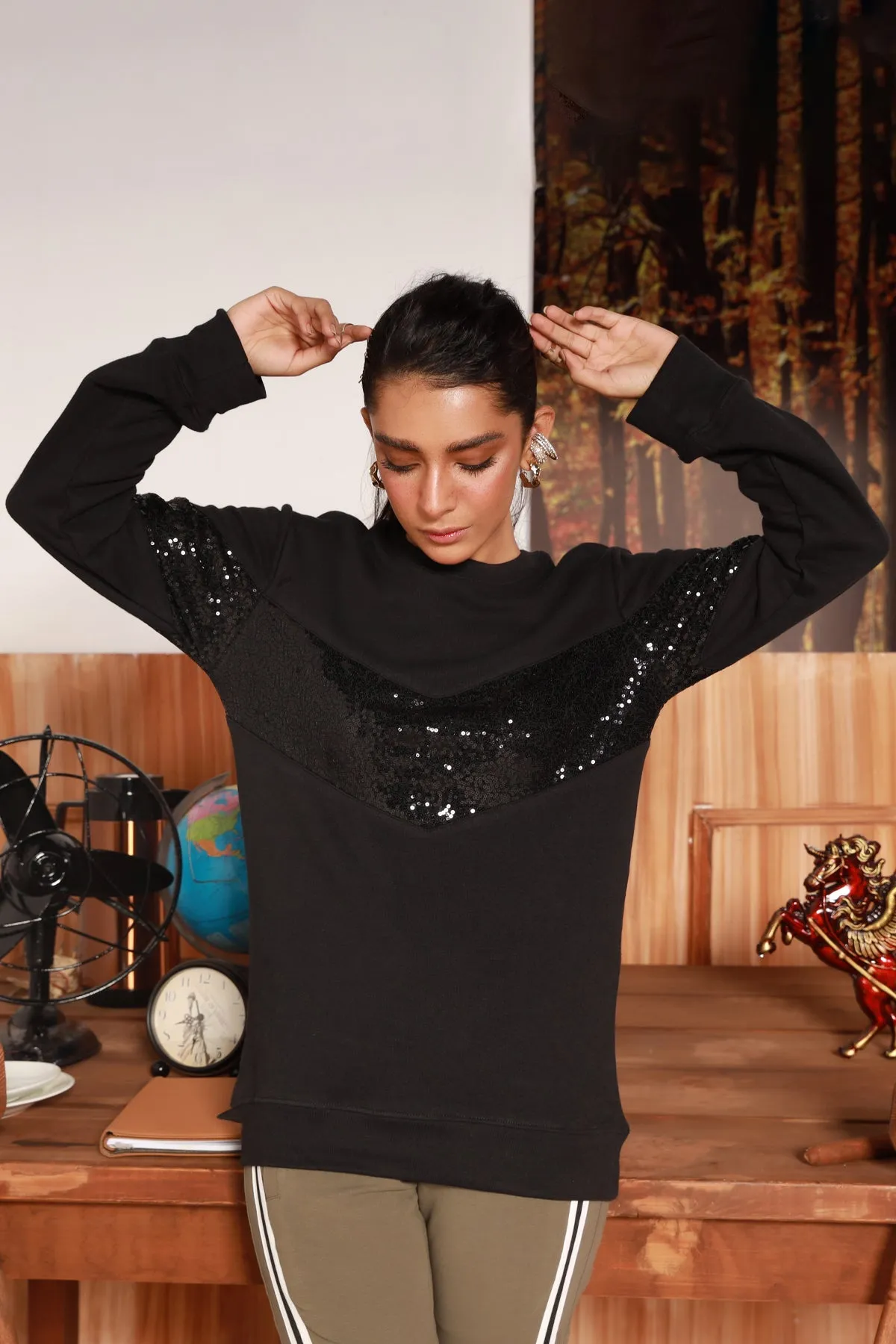 Aurora Sequins Sweatshirt - W22 - WSW0032