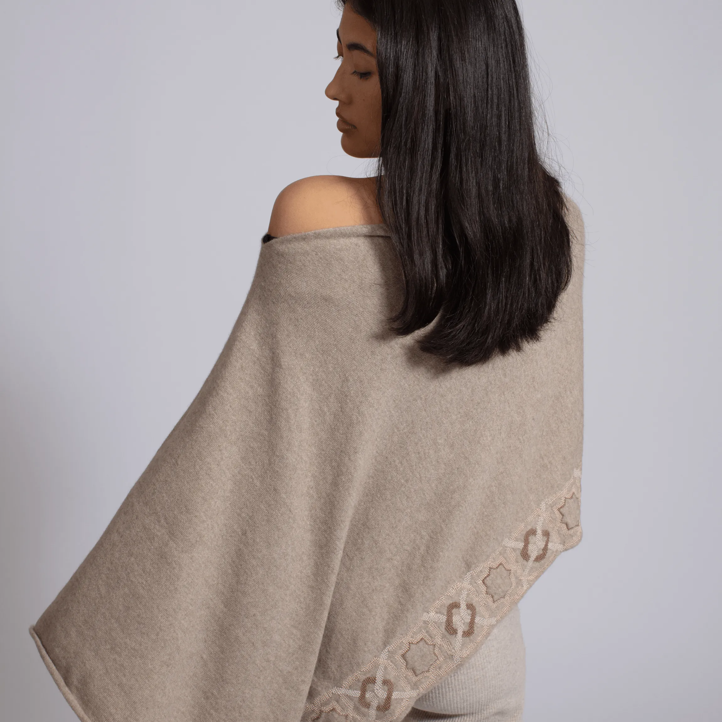 BEIGE CASHMERE PONCHO