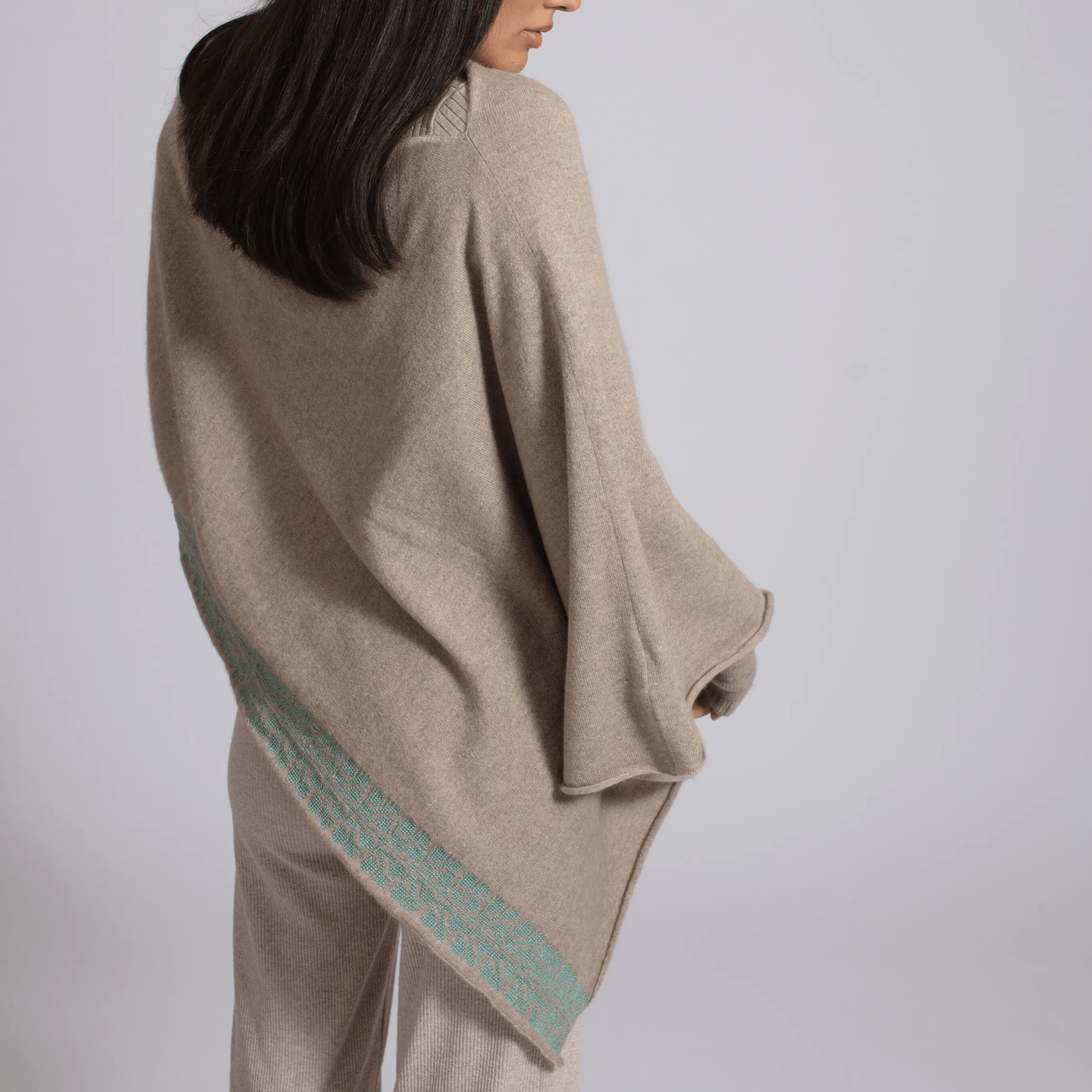 BEIGE CASHMERE PONCHO