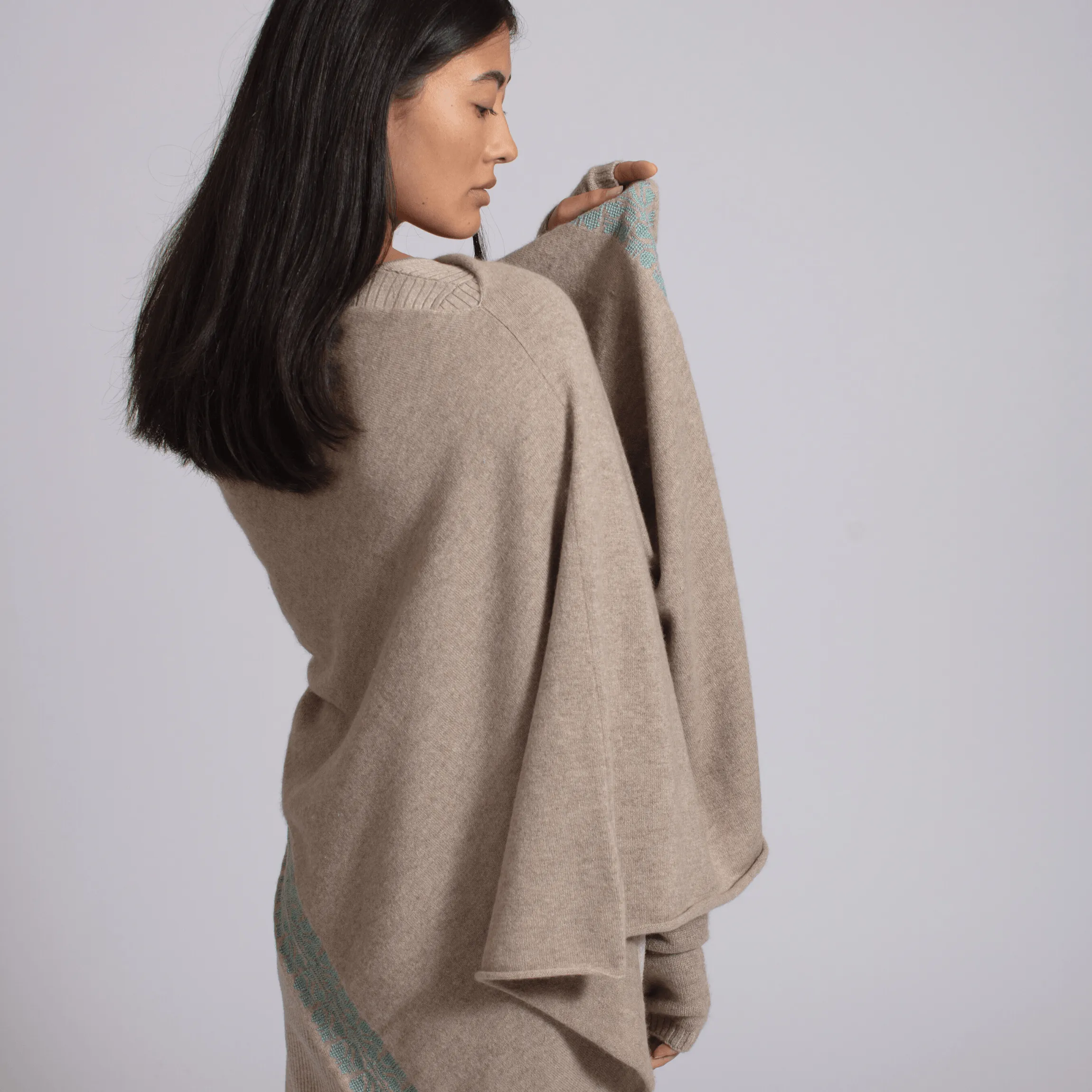 BEIGE CASHMERE PONCHO