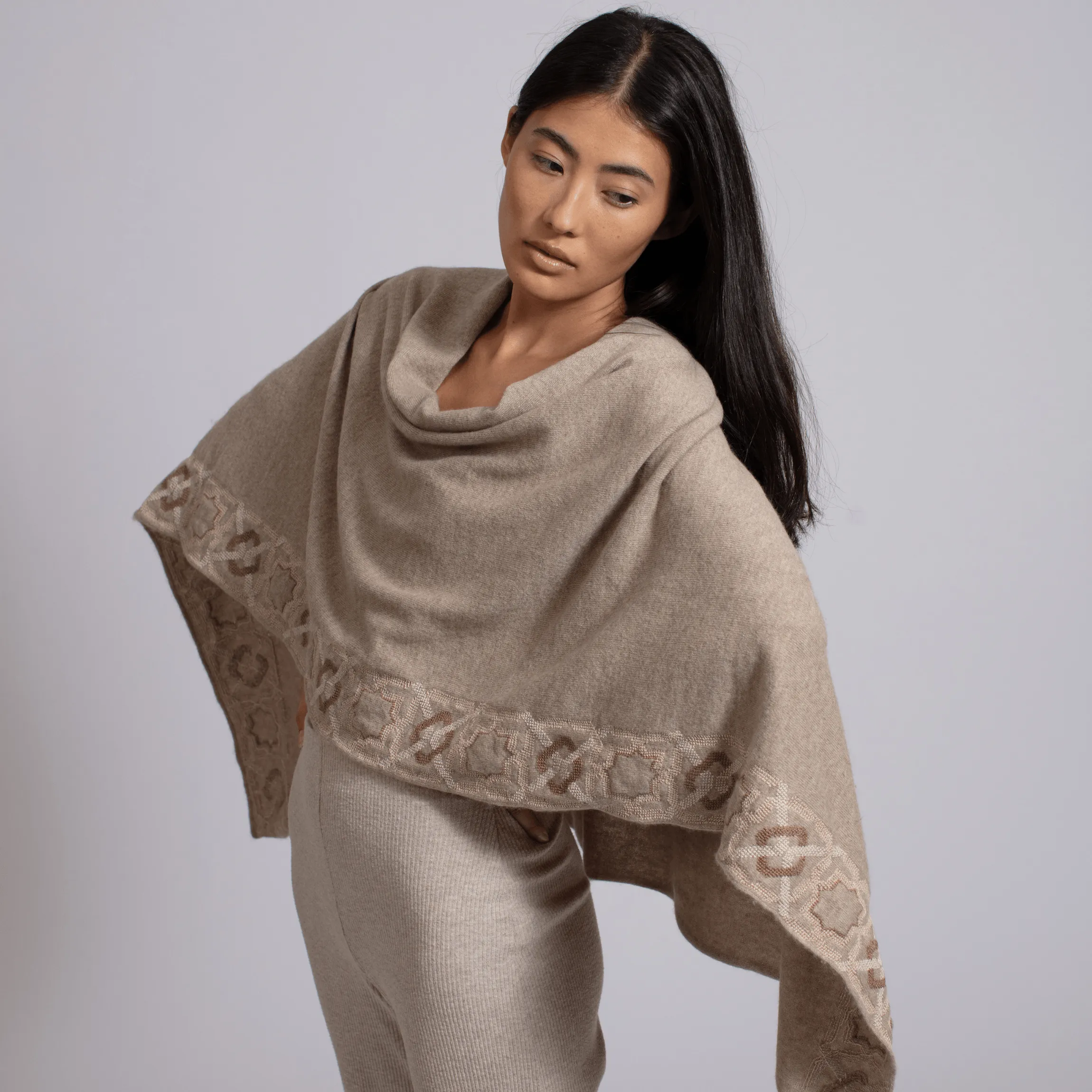 BEIGE CASHMERE PONCHO