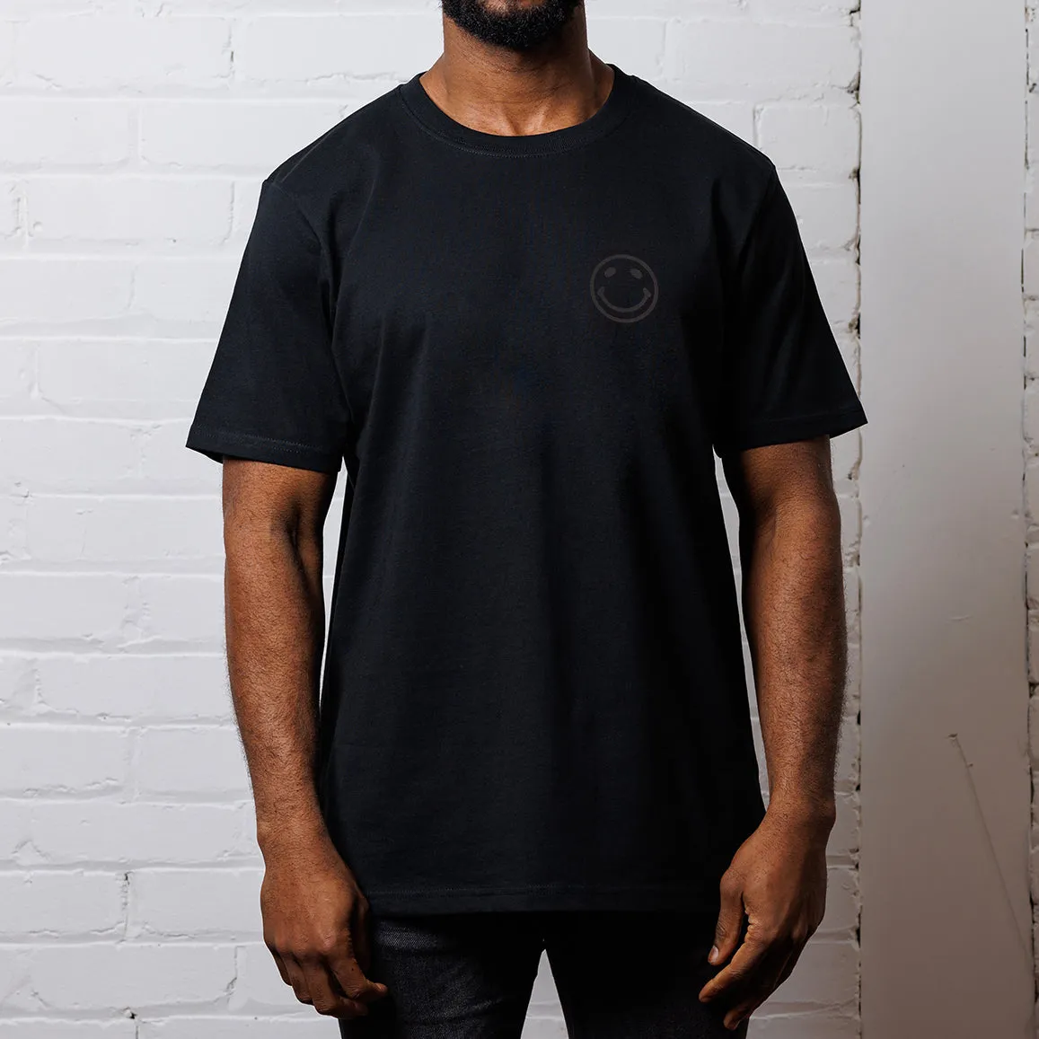 Black On Black Side Smiley - Tshirt - Black