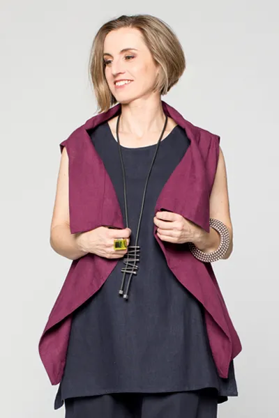 Easy Vest in Fig Roma