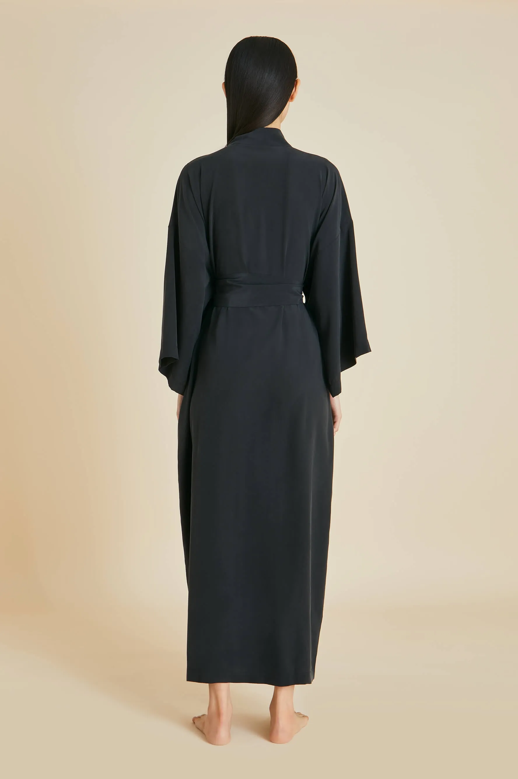 Queenie Black Robe in Silk Crêpe de Chine