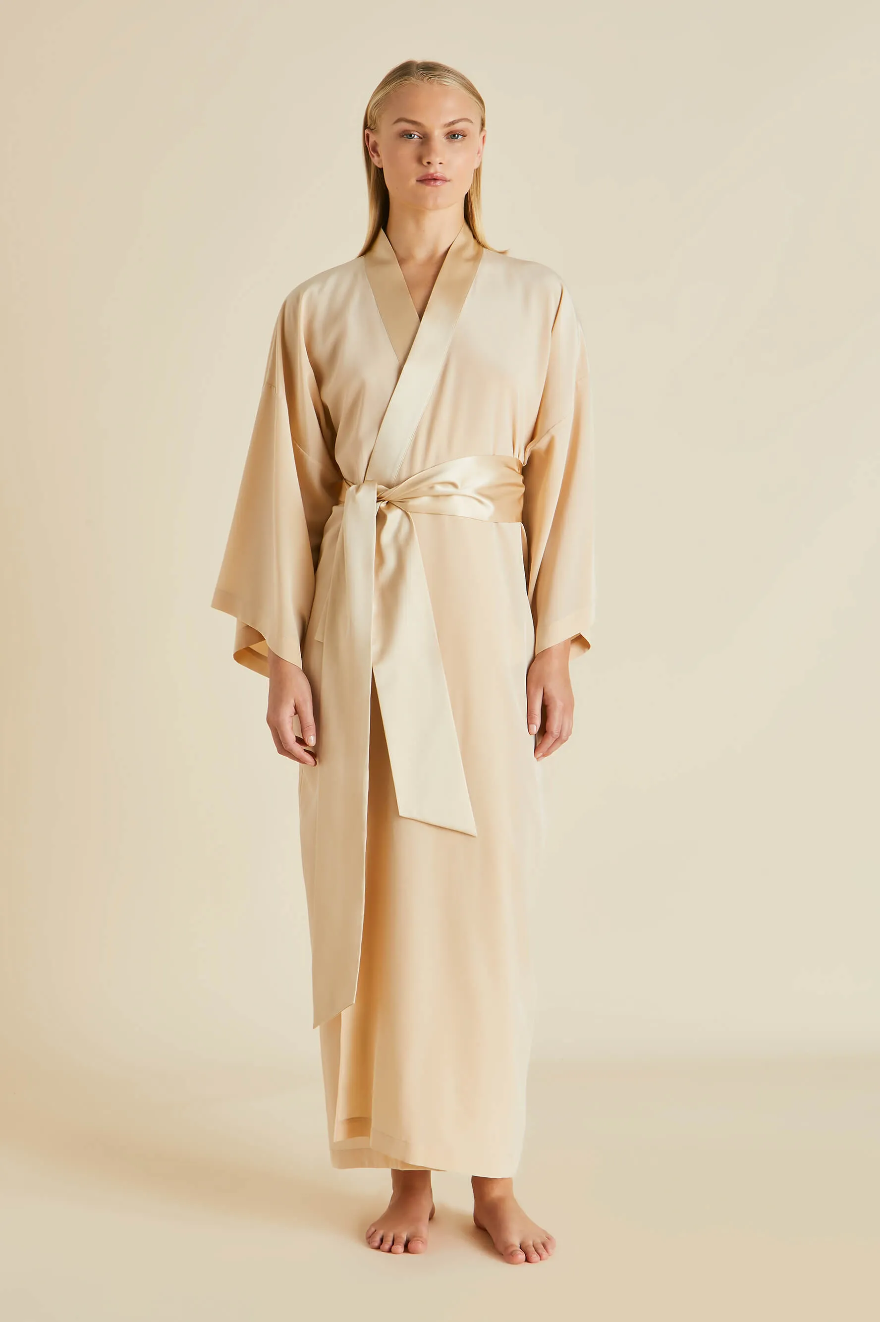 Queenie Caramel Robe in Silk Crêpe de Chine