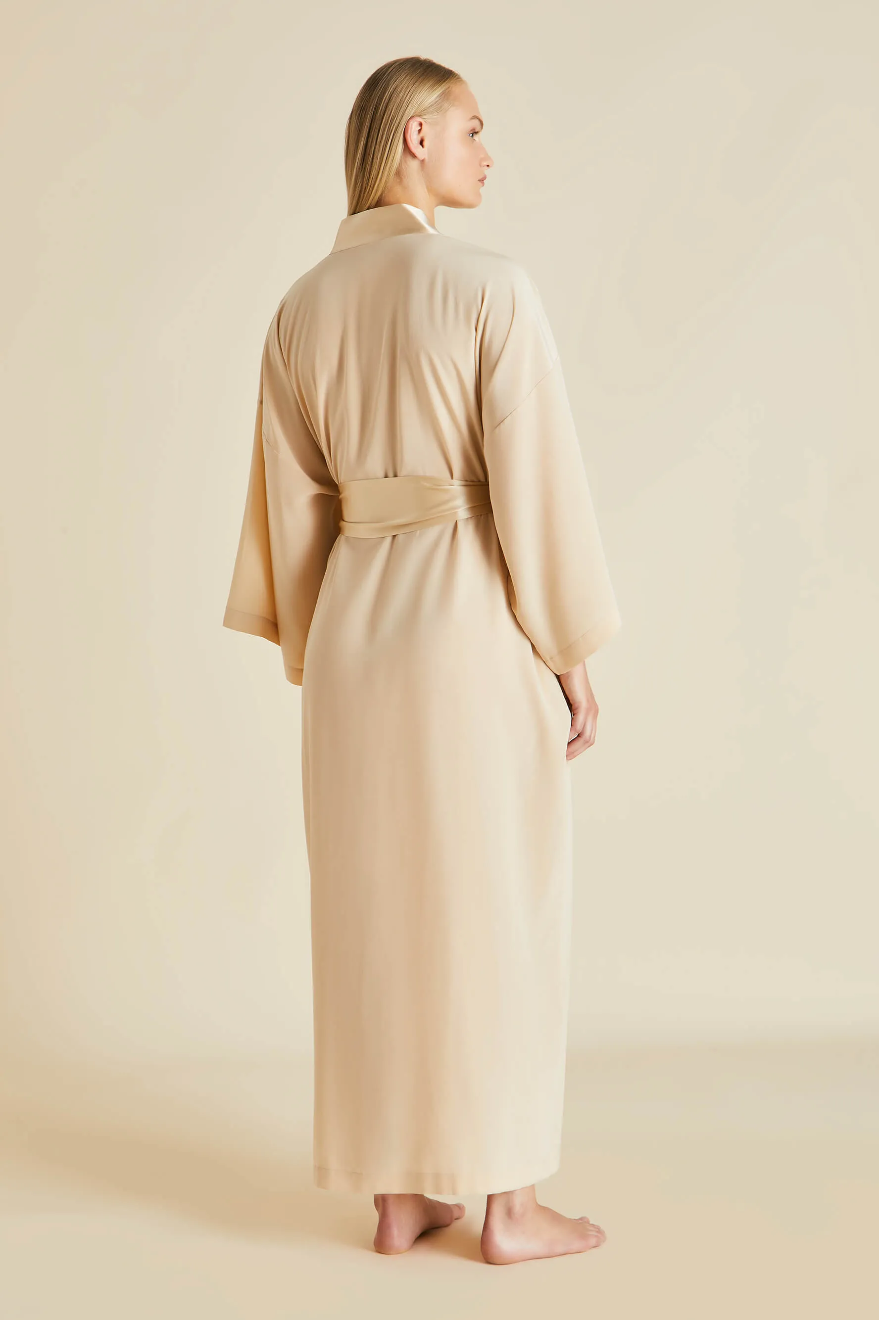 Queenie Caramel Robe in Silk Crêpe de Chine