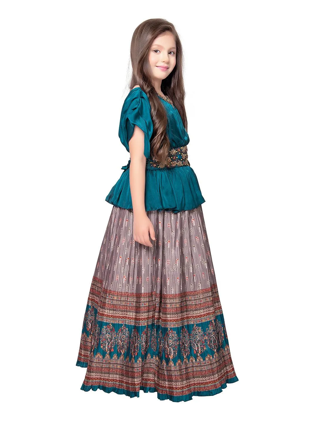 Rama Green Coloured Trendy Butterfly Style Gown For Girls