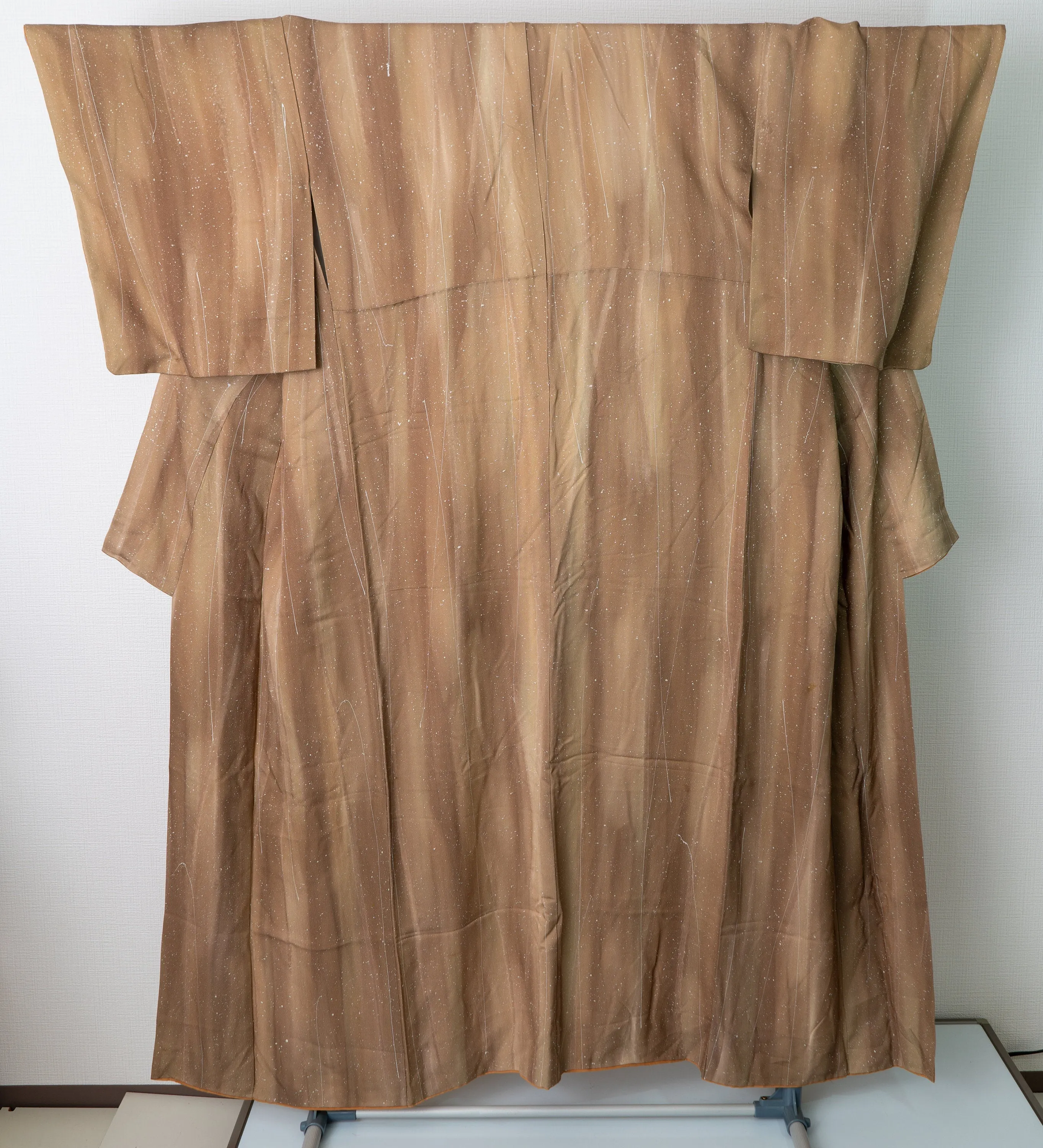 Vintage Unused Paint Splatter Brown Kimono - Traditional Japanese Silk Robe - Abstract Lines