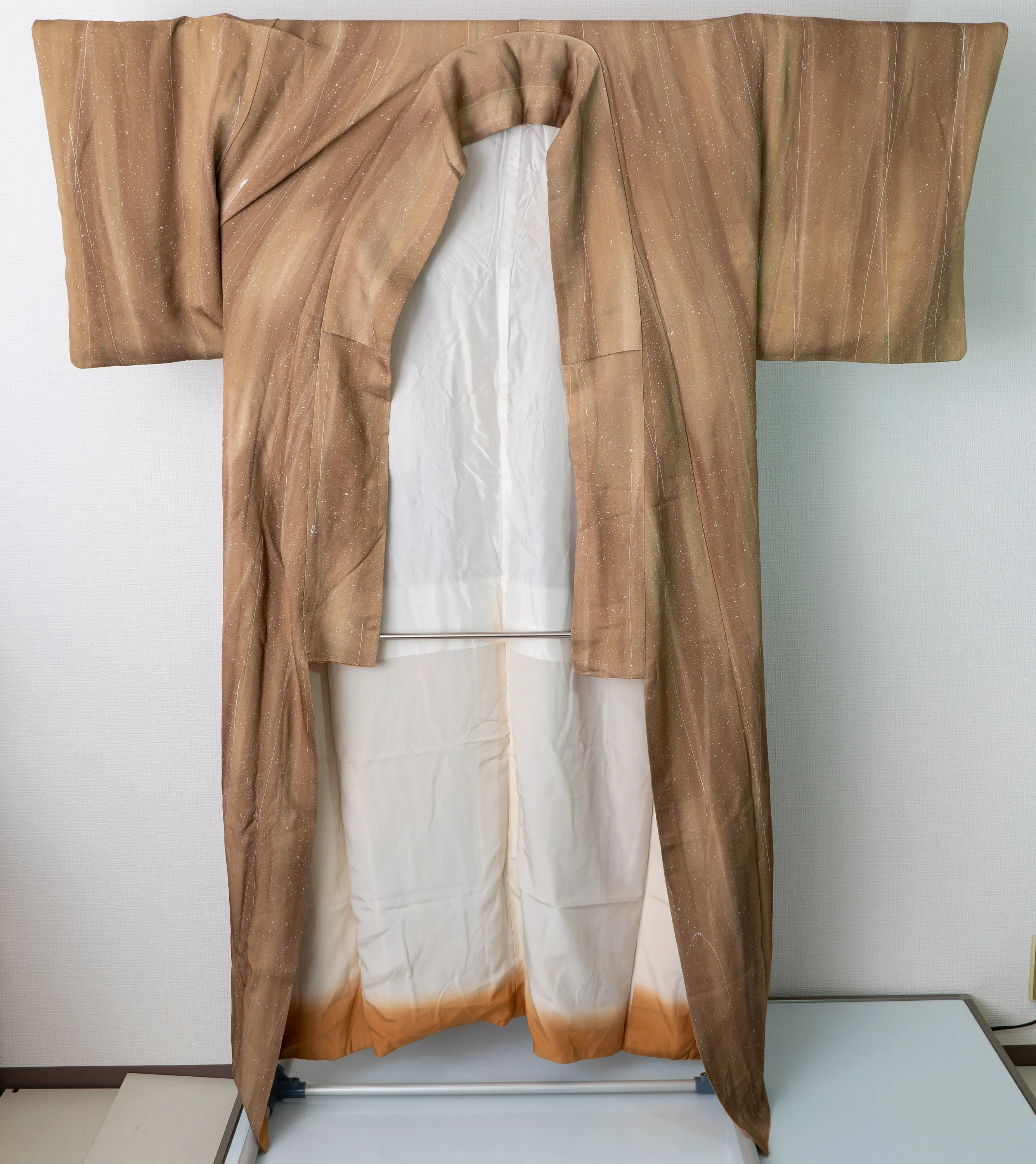 Vintage Unused Paint Splatter Brown Kimono - Traditional Japanese Silk Robe - Abstract Lines